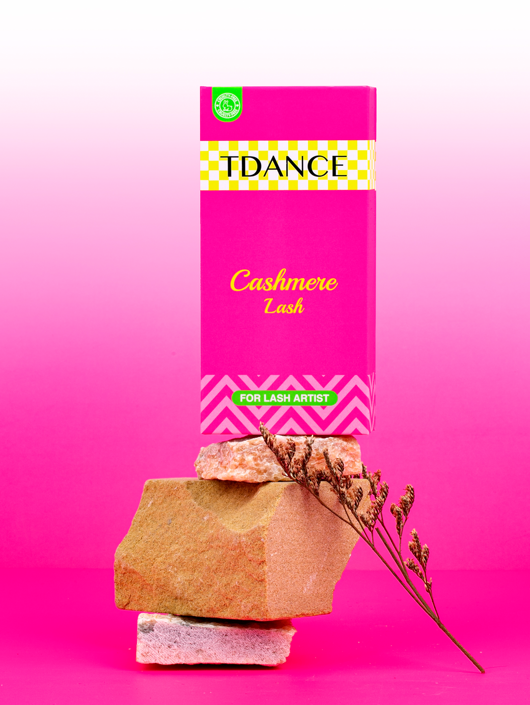 How to Take Better Lash Photos — Even With Your Phone